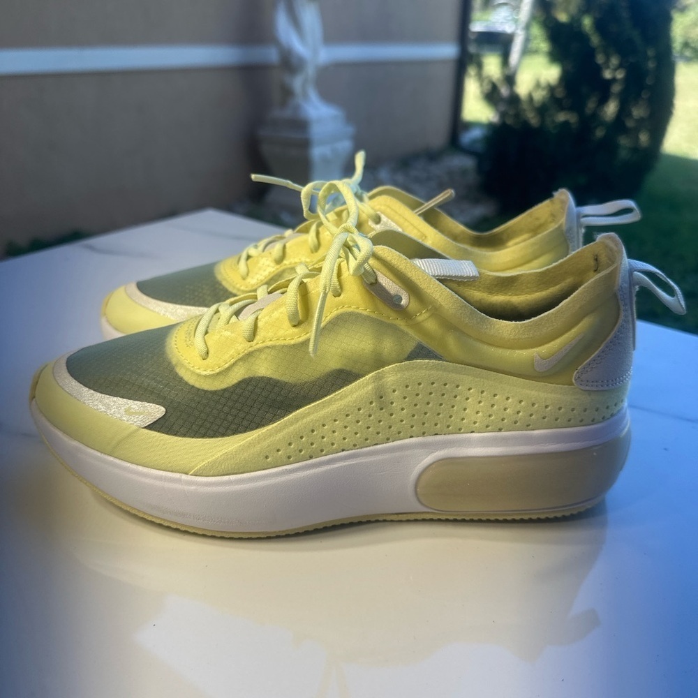Nike Air Max Dia Luxury Luminous Green Sneakers